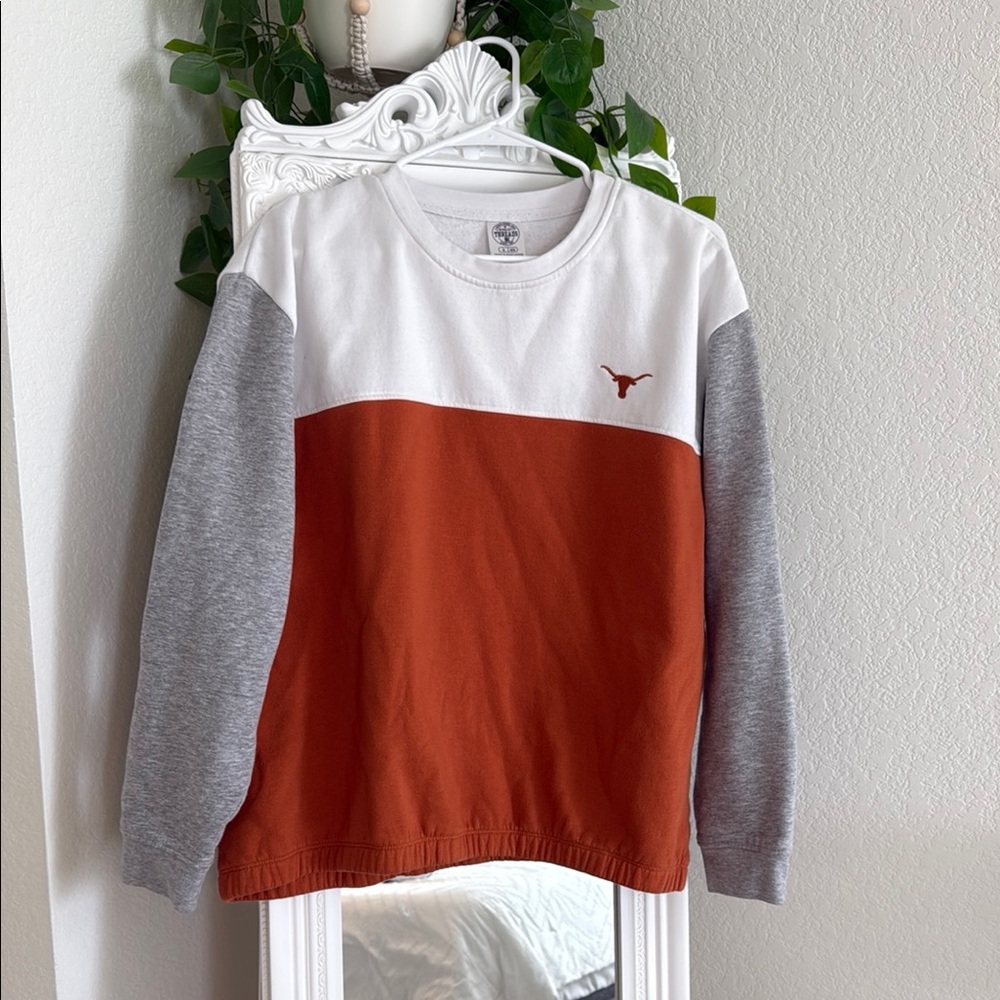 UT women’s sweatshirt